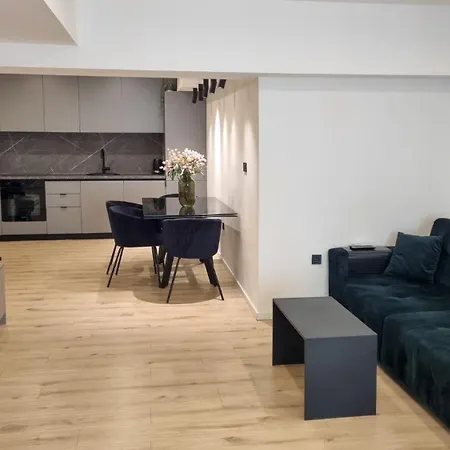 Invero 1 Apartment Split